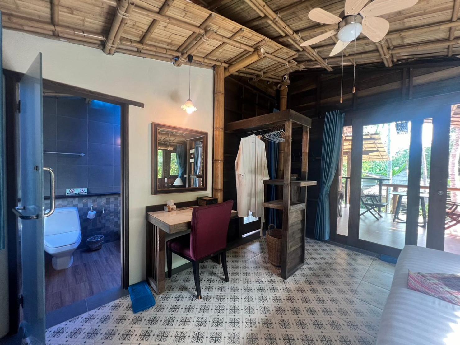 Отель Relax House Lanta Old Town Ко-Ланта Экстерьер фото