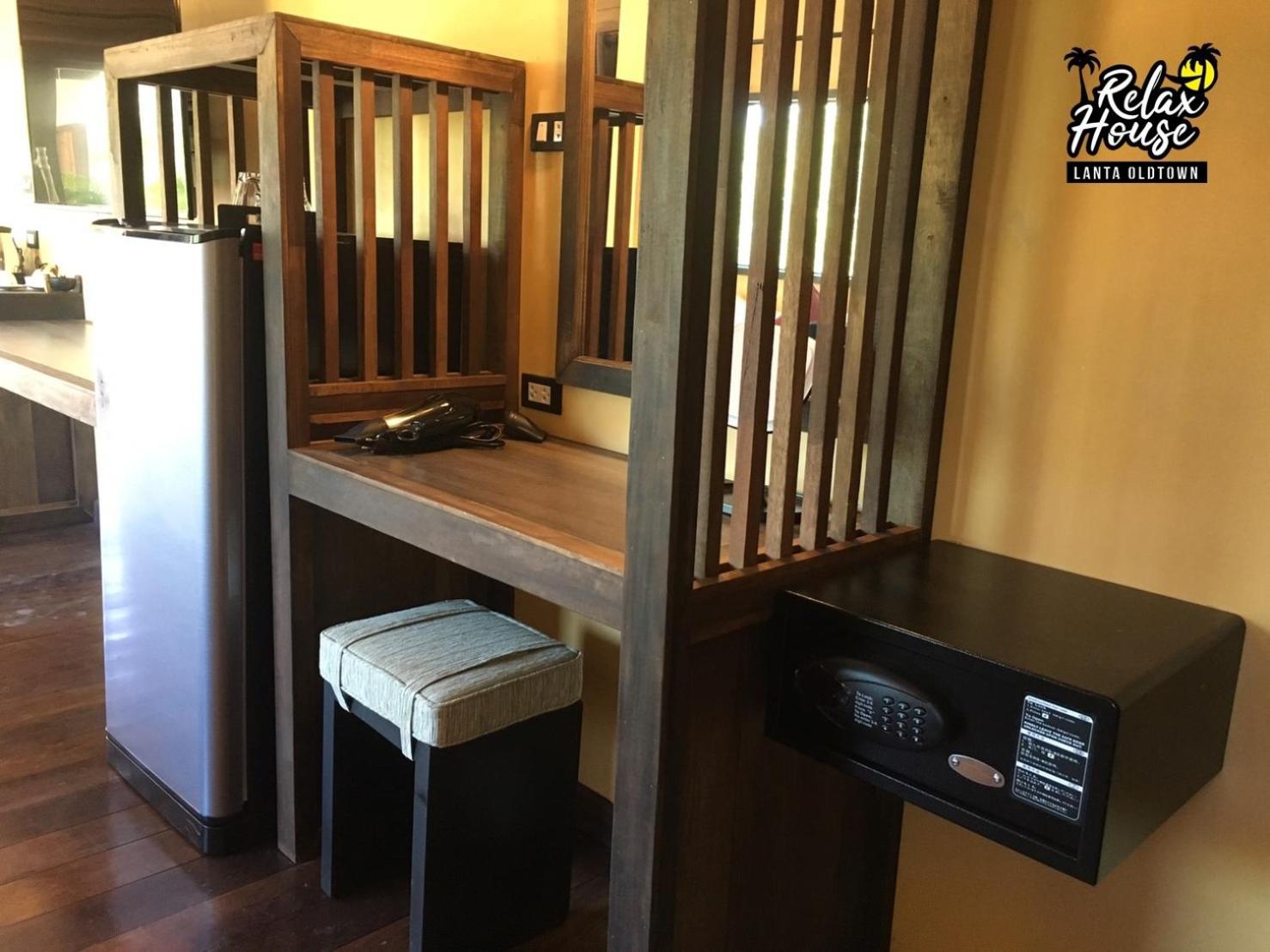 Отель Relax House Lanta Old Town Ко-Ланта Экстерьер фото